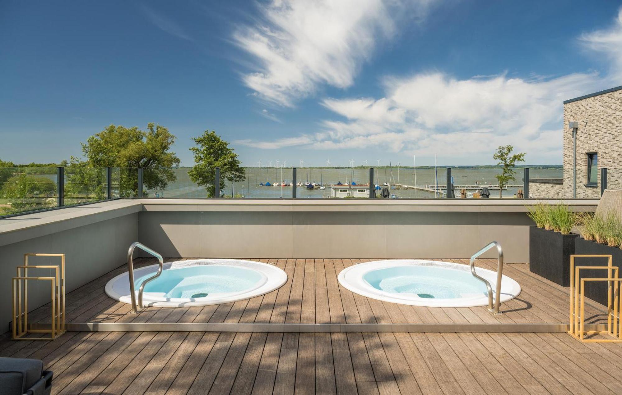 Beach Front Home In Lembruch-Duemmer See With Wifi Exteriör bild
