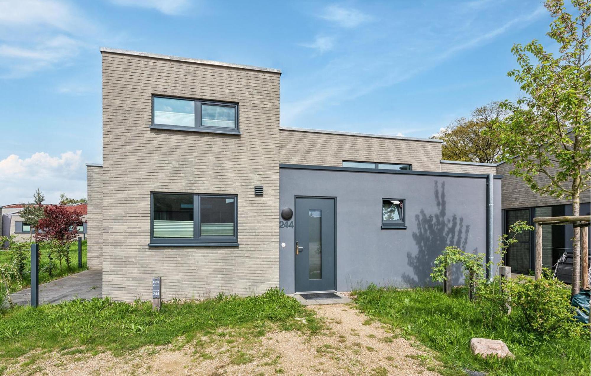 Beach Front Home In Lembruch-Duemmer See With Wifi Exteriör bild